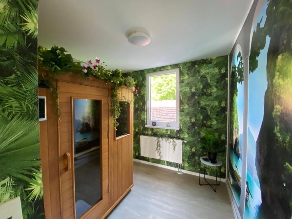 Schoene Ferienwohnung „Zum Glueck Tropical“ إيزيناخ المظهر الخارجي الصورة