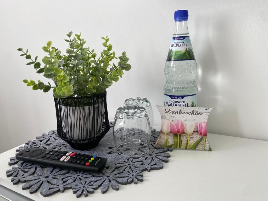 Schoene Ferienwohnung „Zum Glueck Tropical“ إيزيناخ المظهر الخارجي الصورة