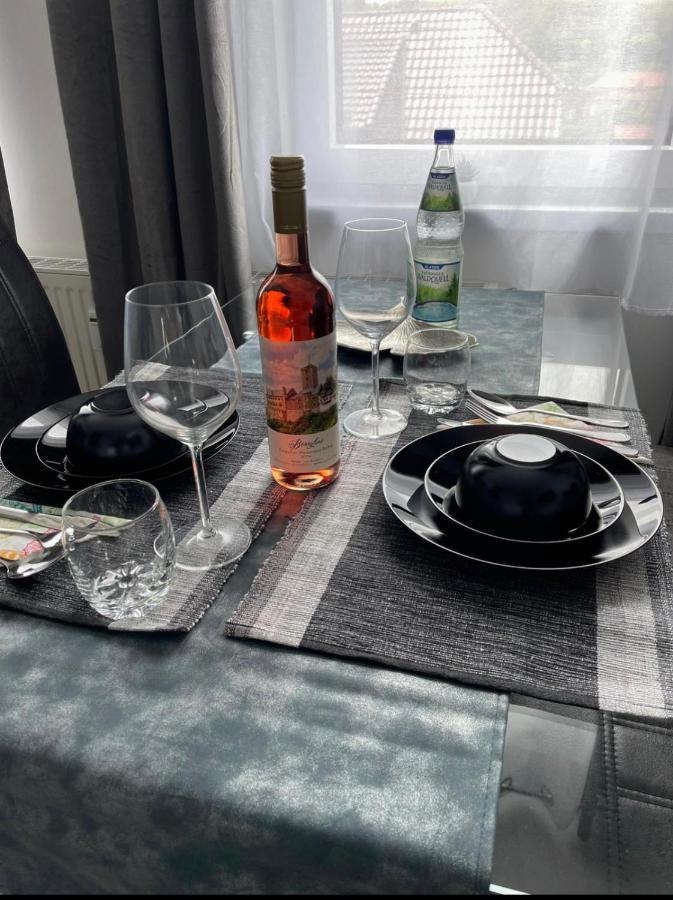 Schoene Ferienwohnung „Zum Glueck Tropical“ إيزيناخ المظهر الخارجي الصورة